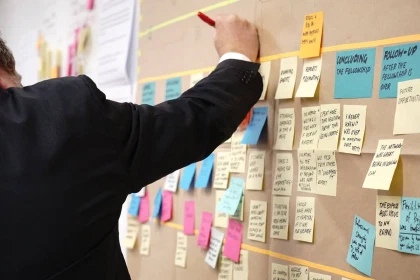 Pplanning projects with stickies on a board