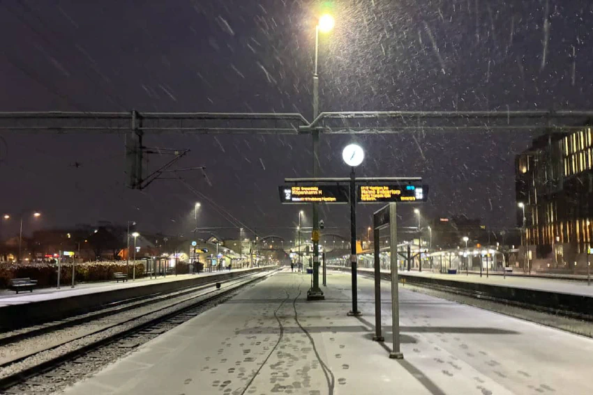 Snowing early morning at Lund C