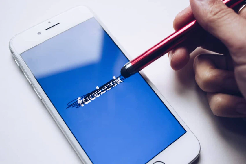 Erasing 'Facebook' app from phone