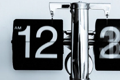 Calendar changing dates